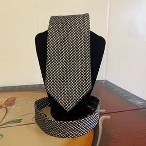 Tie men's Brooks Brothers 346 Pure Silk Black Mini Paisley Silver Made In USA EC